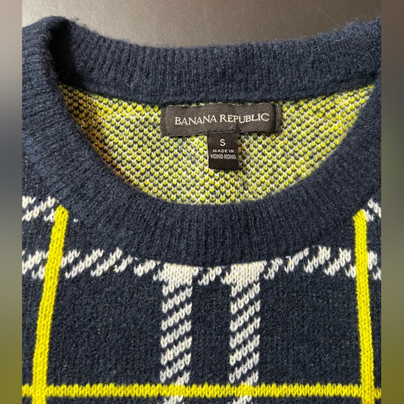 100% Merino Wool Banana Republic Navy Plaid Medium Weight sweater Sz S - Picture 4 of 5